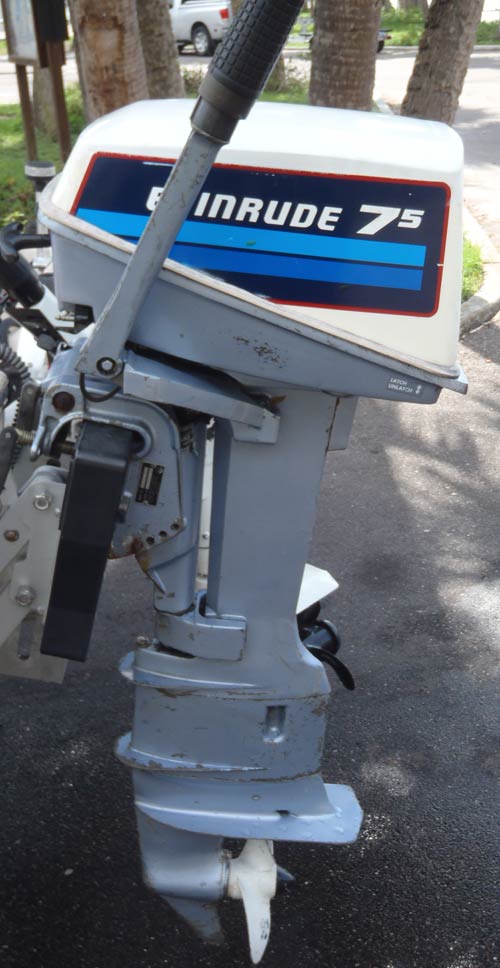 7.5 hp Evinrude Yachtwin Outboard Sailboat Motor