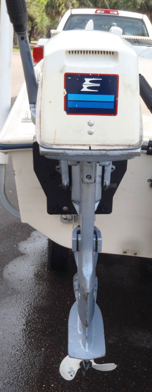 7.5 hp Evinrude Yachtwin Outboard Sailboat Motor