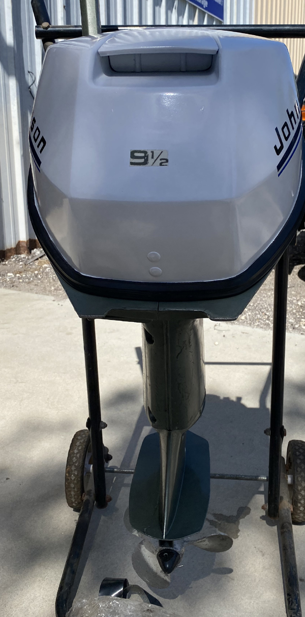 Boat motor for a small boat