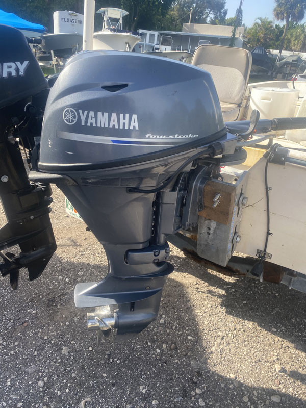 20 hp Yamaha 4stroke with Electric Start For Sale.